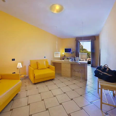 ホテル リヴァージュ 3*